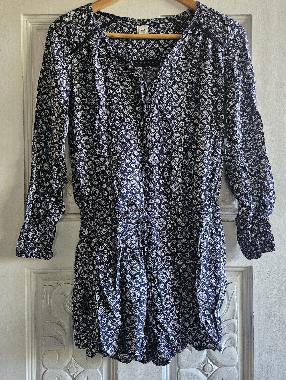 GAP Navy Floral Tie-Waist Long Sleeve Romper XS